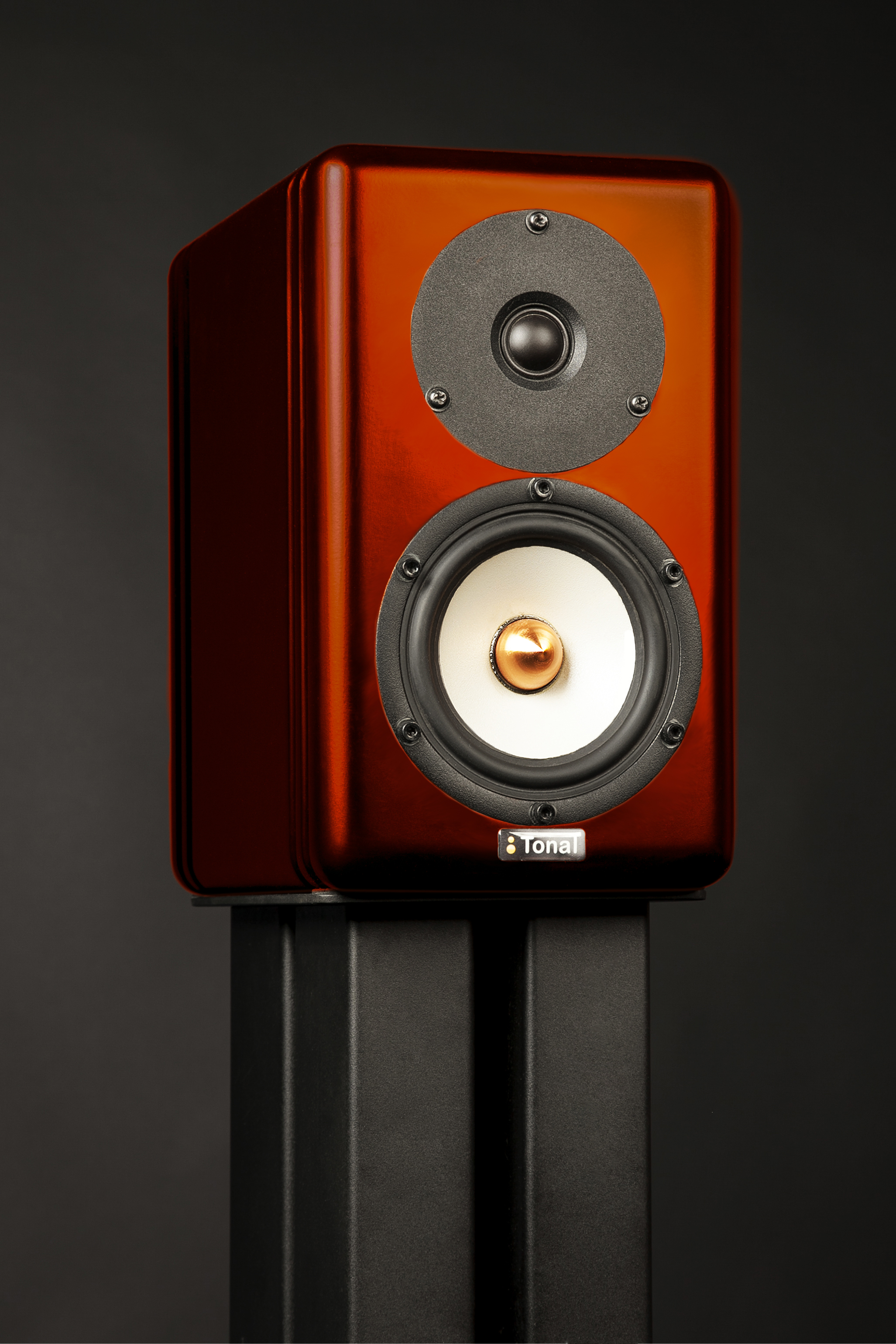 Classico (D) on Target RS stands