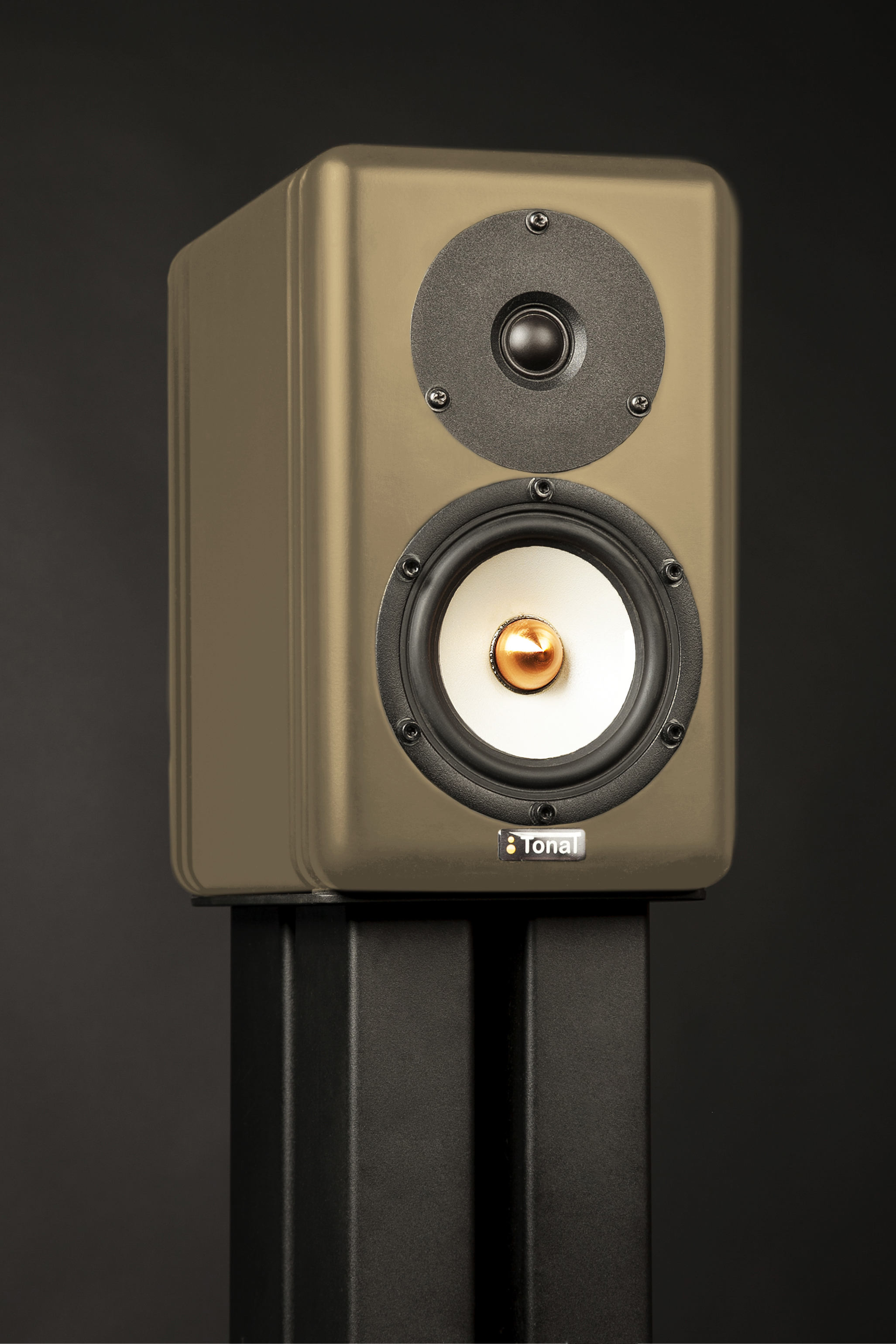 Classico (D) on Target RS stands