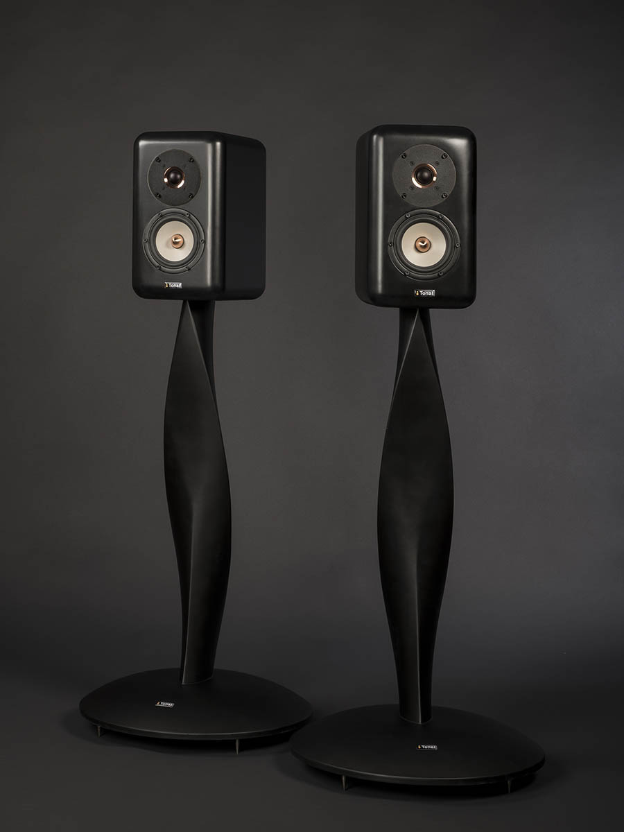 Mini (D) on Ballerina stands